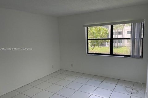Condo in Weston, Florida, 2 bedrooms  № 1703986 - photo 11