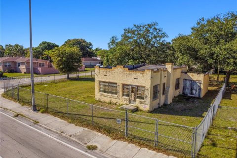 Villa ou maison à vendre à Miami, Floride: 2 chambres, 102.19 m2 № 2007324 - photo 15