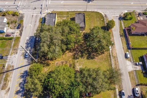 Villa ou maison à vendre à Miami, Floride: 2 chambres, 102.19 m2 № 2007324 - photo 16