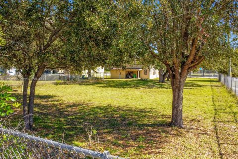 Villa ou maison à vendre à Miami, Floride: 2 chambres, 102.19 m2 № 2007324 - photo 8