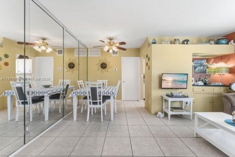 Copropriété à louer à Lauderdale-by-the-Sea, Floride: 1 chambre, 47.38 m2 № 2040004 - photo 12