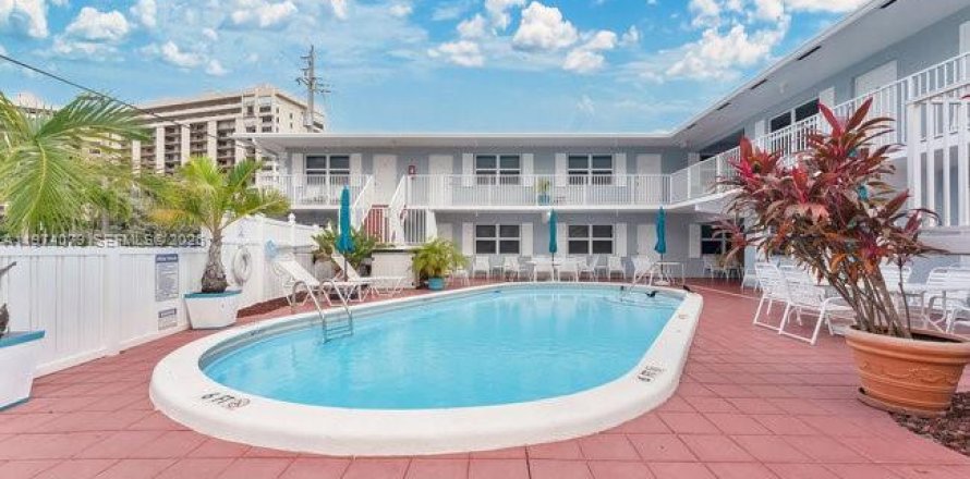 Condo à Lauderdale-by-the-Sea, Floride, 1 chambre  № 2040004