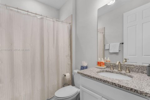 House in Cape Coral, Florida 4 bedrooms № 1994041 - photo 18