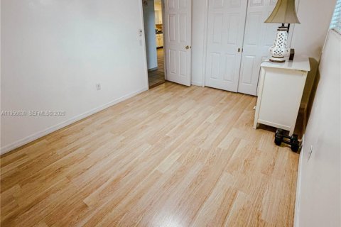 Casa en alquiler en Sunrise, Florida, 2 dormitorios, 83.24 m2 № 2010566 - foto 7