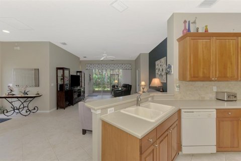House in Port Charlotte, Florida 2 bedrooms, 151.34 sq.m. № 1551724 - photo 24
