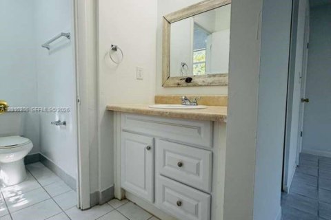 Condominio en alquiler en Coral Springs, Florida, 1 dormitorio, 83.61 m2 № 2084978 - foto 18
