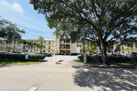 Condominio en Coral Springs, Florida, 1 dormitorio  № 2084978