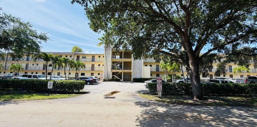 Condominio en Coral Springs, Florida, 1 dormitorio  № 2084978
