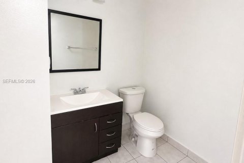 Condominio en alquiler en Coral Springs, Florida, 1 dormitorio, 83.61 m2 № 2084978 - foto 9