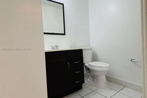 Condominio en alquiler en Coral Springs, Florida, 1 dormitorio, 83.61 m2 № 2084978 - foto 10