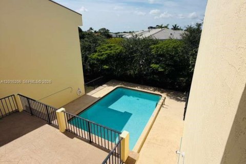 Condominio en alquiler en Coral Springs, Florida, 1 dormitorio, 83.61 m2 № 2084978 - foto 23