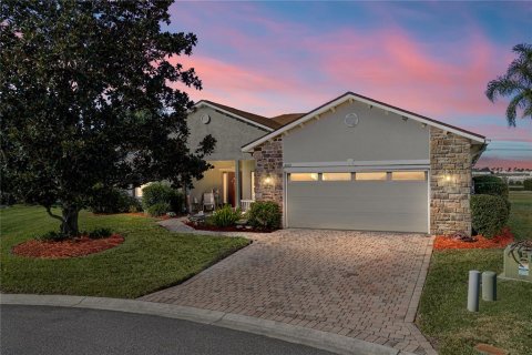 House in Lake Wales, Florida 3 bedrooms, 210.42 sq.m. № 2103162 - photo 2