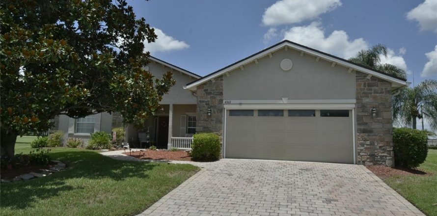 House in Lake Wales, Florida 3 bedrooms, 210.42 sq.m. № 2103162
