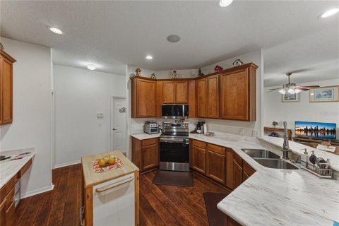 House in Lake Wales, Florida 3 bedrooms, 210.42 sq.m. № 2103162 - photo 25