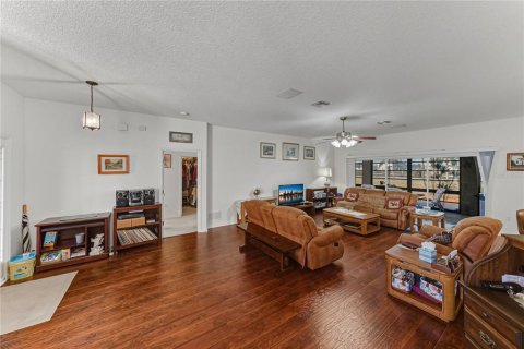 House in Lake Wales, Florida 3 bedrooms, 210.42 sq.m. № 2103162 - photo 14