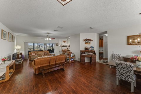 House in Lake Wales, Florida 3 bedrooms, 210.42 sq.m. № 2103162 - photo 13