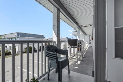 Condominio en venta en Port Charlotte, Florida, 1 dormitorio, 68.28 m2 № 2098628 - foto 26