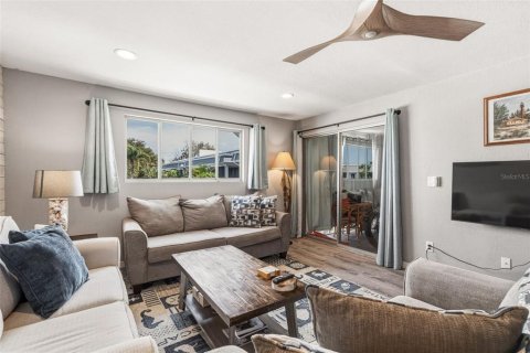 Condominio en venta en Port Charlotte, Florida, 1 dormitorio, 68.28 m2 № 2098628 - foto 20