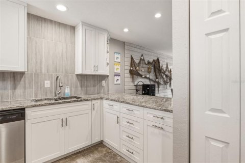 Condominio en venta en Port Charlotte, Florida, 1 dormitorio, 68.28 m2 № 2098628 - foto 8