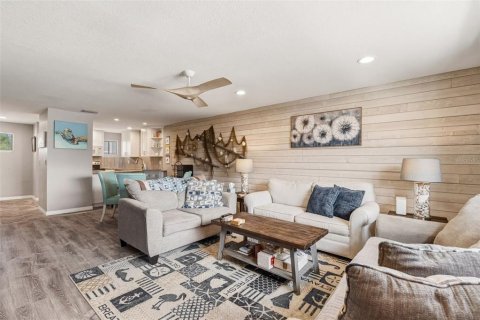 Condominio en venta en Port Charlotte, Florida, 1 dormitorio, 68.28 m2 № 2098628 - foto 17