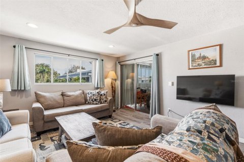 Condominio en venta en Port Charlotte, Florida, 1 dormitorio, 68.28 m2 № 2098628 - foto 21