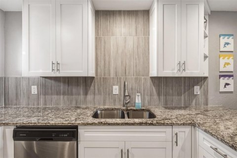 Condominio en venta en Port Charlotte, Florida, 1 dormitorio, 68.28 m2 № 2098628 - foto 9