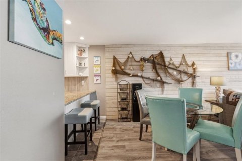Condominio en venta en Port Charlotte, Florida, 1 dormitorio, 68.28 m2 № 2098628 - foto 13