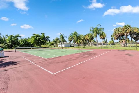 Condominio en venta en Port Charlotte, Florida, 1 dormitorio, 68.28 m2 № 2098628 - foto 30