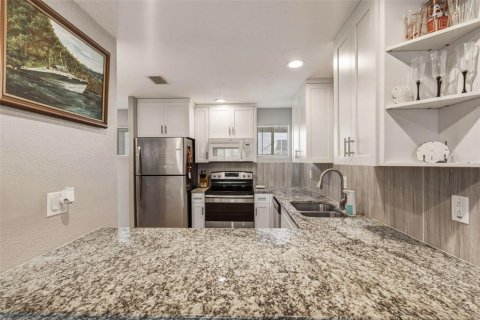Condominio en venta en Port Charlotte, Florida, 1 dormitorio, 68.28 m2 № 2098628 - foto 10
