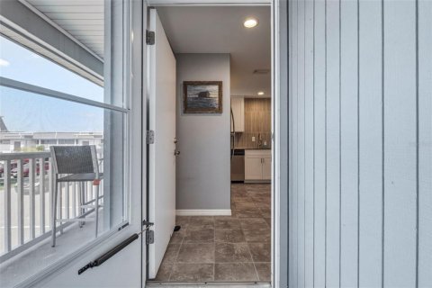 Condominio en venta en Port Charlotte, Florida, 1 dormitorio, 68.28 m2 № 2098628 - foto 4