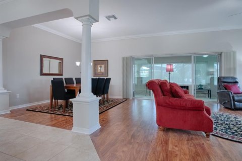 House in The Villages, Florida 3 bedrooms, 188.59 sq.m. № 1576395 - photo 13