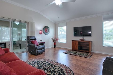House in The Villages, Florida 3 bedrooms, 188.59 sq.m. № 1576395 - photo 14
