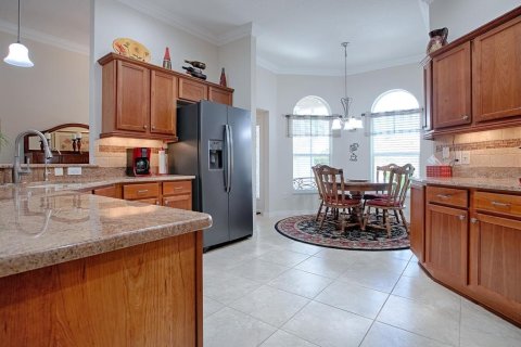 House in The Villages, Florida 3 bedrooms, 188.59 sq.m. № 1576395 - photo 8