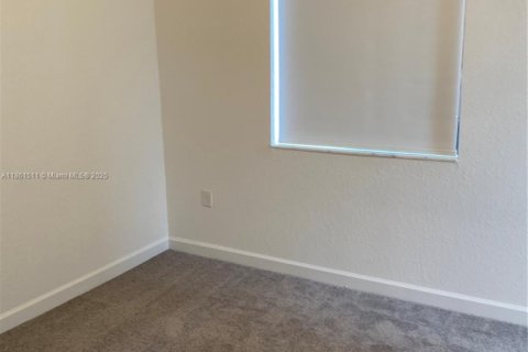 Touwnhouse à louer à Miami, Floride: 3 chambres, 122.63 m2 № 1890460 - photo 25
