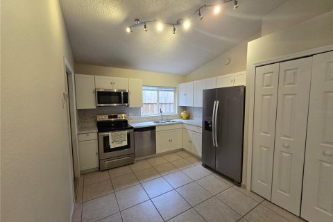 Casa en venta en Kissimmee, Florida, 3 dormitorios, 121.42 m2 № 1840275 - foto 8
