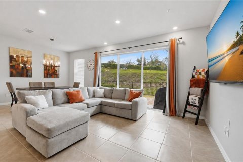 Touwnhouse à vendre à Lake Mary, Floride: 3 chambres, 177.07 m2 № 2137842 - photo 3