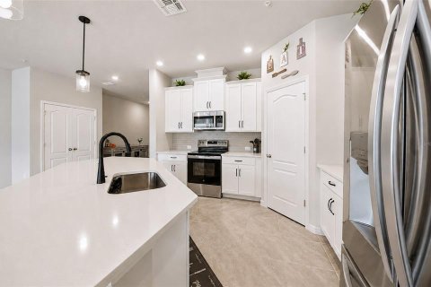 Touwnhouse à vendre à Lake Mary, Floride: 3 chambres, 177.07 m2 № 2137842 - photo 9