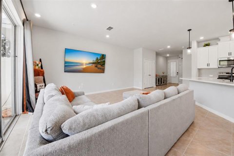 Touwnhouse à vendre à Lake Mary, Floride: 3 chambres, 177.07 m2 № 2137842 - photo 4