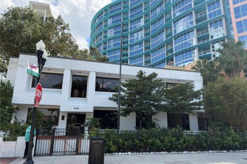 Immobilier commercial à Orlando, Floride 716.28 m2 № 2302427