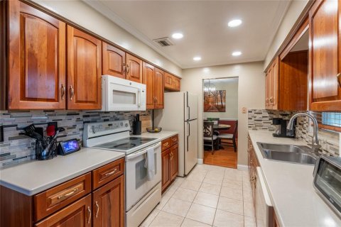 House in Seffner, Florida 3 bedrooms, 141.3 sq.m. № 1789538 - photo 10