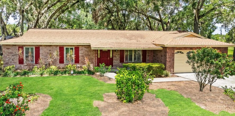 House in Seffner, Florida 3 bedrooms, 141.3 sq.m. № 1789538