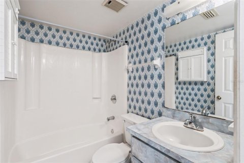 Condo in Winter Garden, Florida, 2 bedrooms  № 2200246 - photo 19