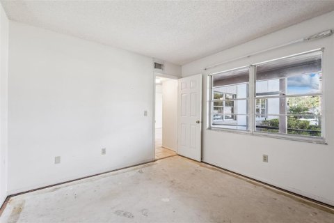 Condo in Winter Garden, Florida, 2 bedrooms  № 2200246 - photo 14