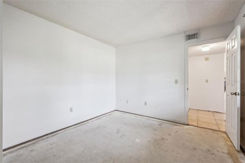 Condo in Winter Garden, Florida, 2 bedrooms  № 2200246 - photo 18