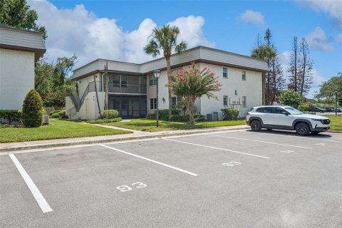 Condo in Winter Garden, Florida, 2 bedrooms  № 2200246 - photo 2