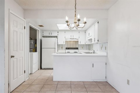 Condo in Winter Garden, Florida, 2 bedrooms  № 2200246 - photo 10