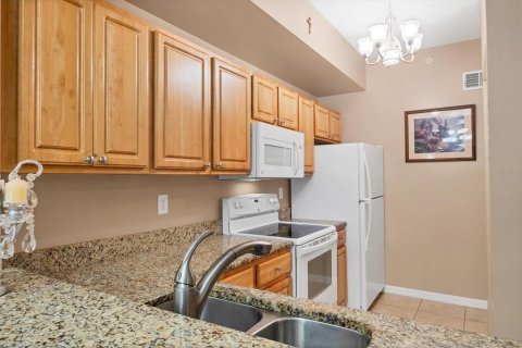 Condo in Sarasota, Florida, 2 bedrooms  № 1550437 - photo 11