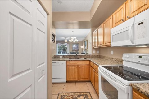 Condo in Sarasota, Florida, 2 bedrooms  № 1550437 - photo 12
