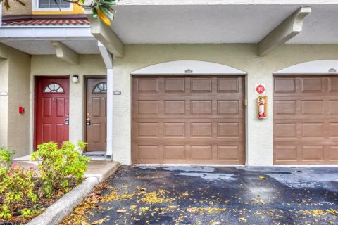 Condo in Sarasota, Florida, 2 bedrooms  № 1550437 - photo 1