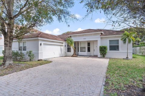 Casa en venta en Hollywood, Florida, 3 dormitorios, 168.52 m2 № 1696746 - foto 2